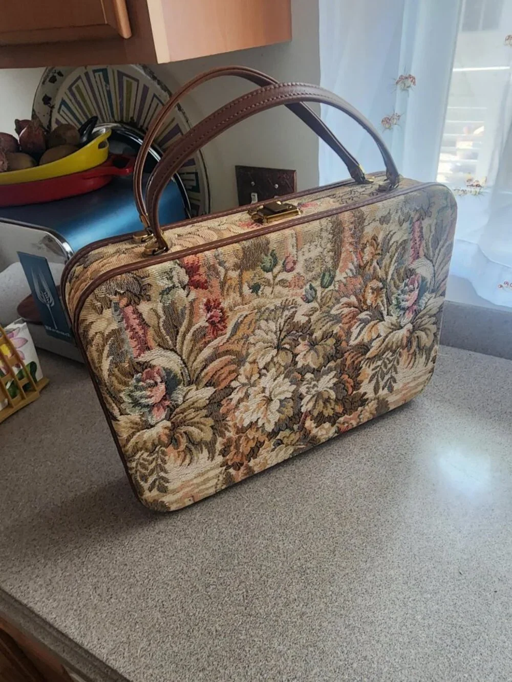 Vintage Floral Tapestry Briefcase: Faux Leather Trim, Gold-Tone Locks